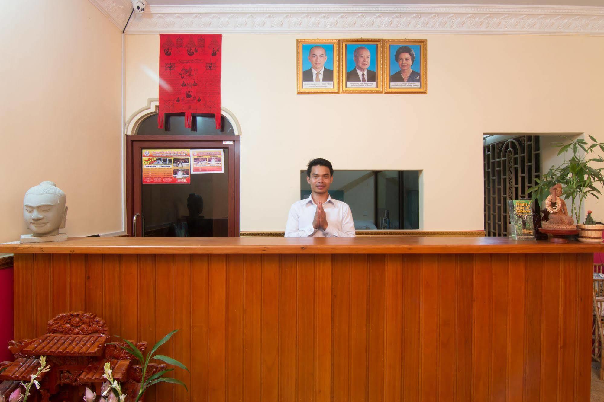 Noni Tree Hostel Siem Reap Buitenkant foto