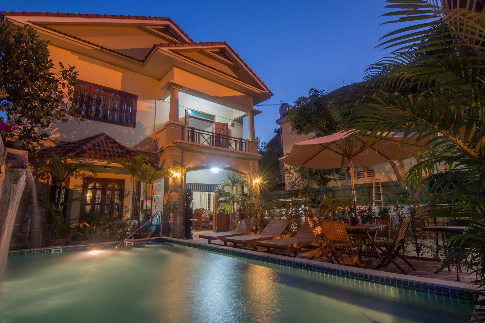 Noni Tree Hostel Siem Reap Buitenkant foto